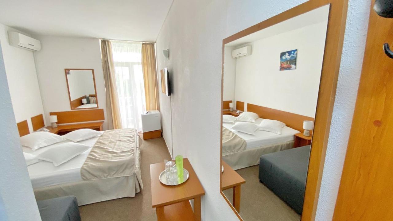 Hotel Decebal Нептун Екстериор снимка